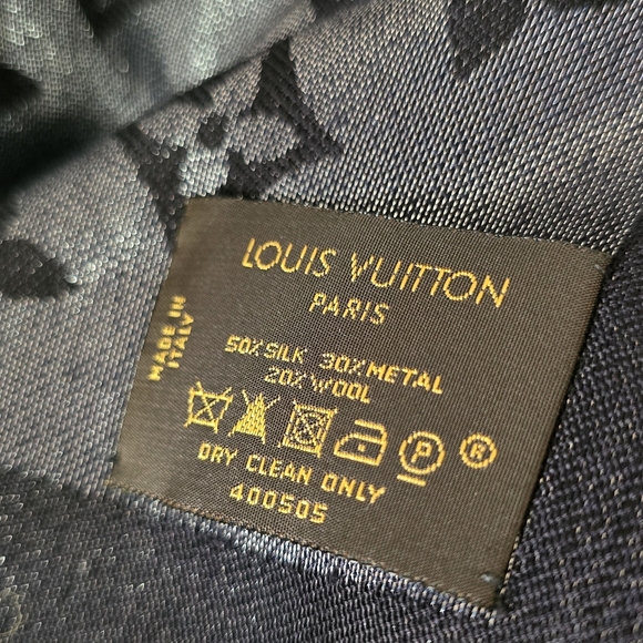 ❌️SOLD❌️ Louis Vuitton scarf - Picture 5 of 6